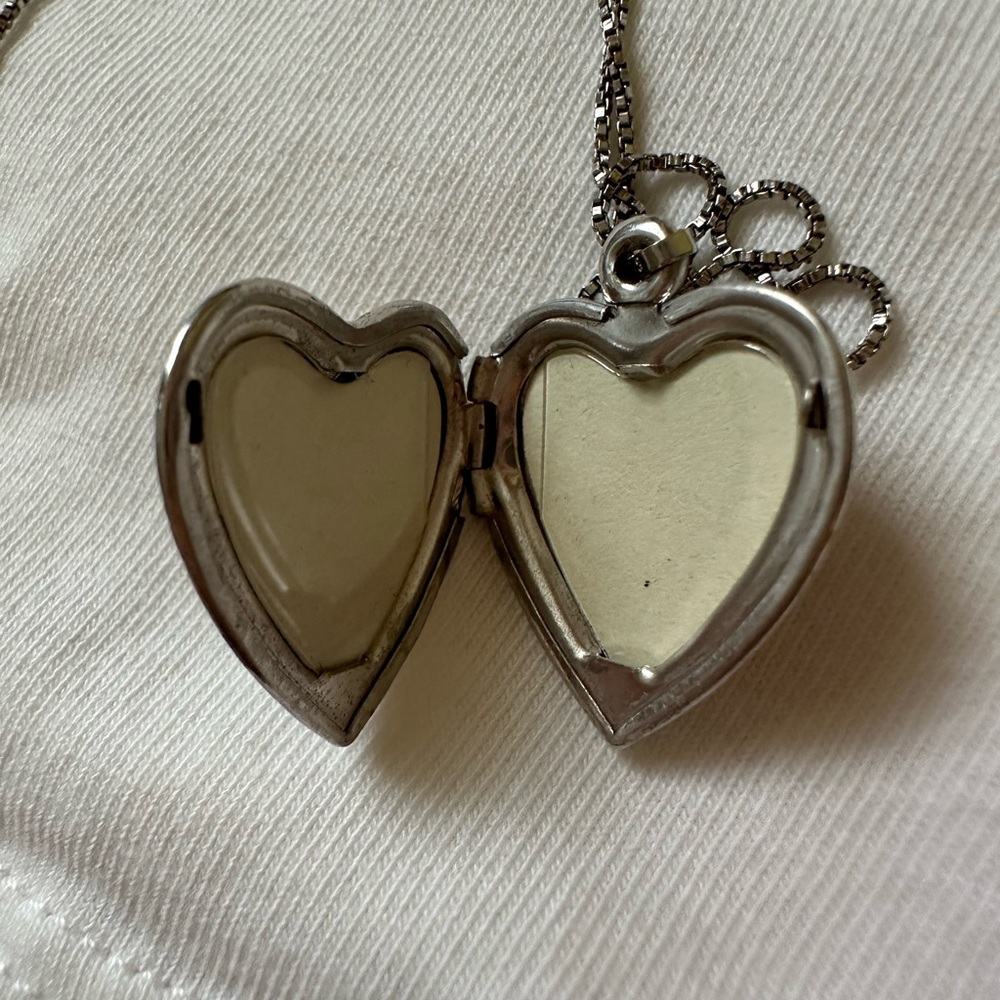 Like new Cross Locket